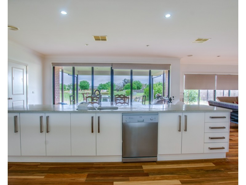 2 Burgundy Drive, Moama NSW 2731