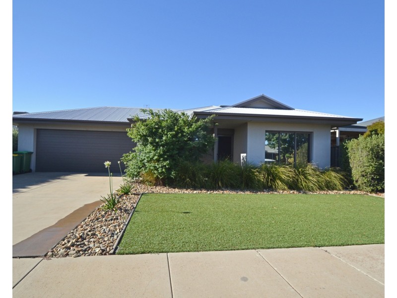 11a Brenton Avenue, Echuca VIC 3564