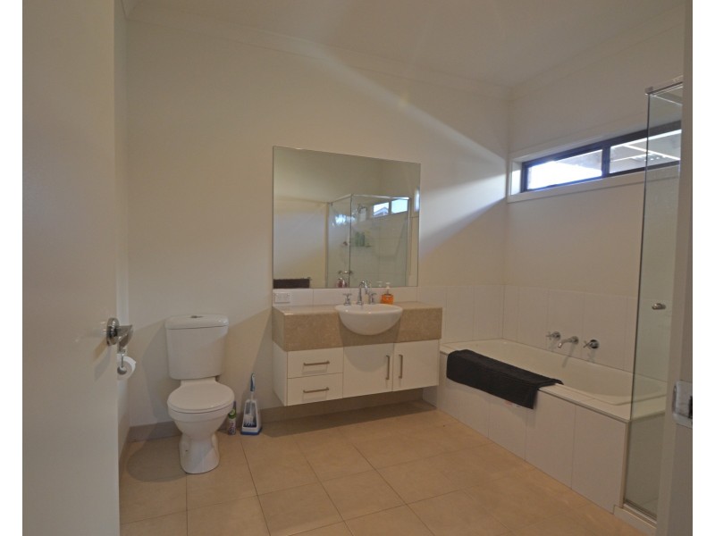 11a Brenton Avenue, Echuca VIC 3564