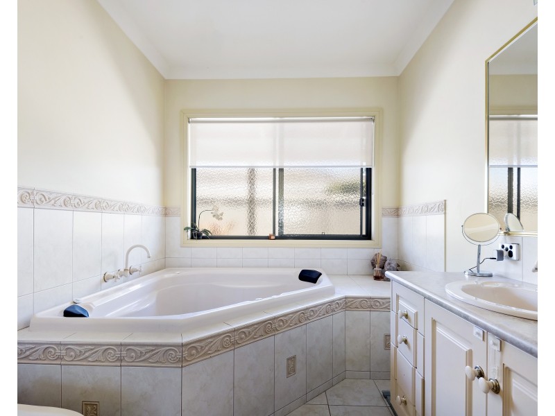 42 Jamieson Drive, Echuca VIC 3564