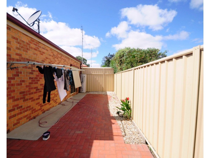 2/139  Stawell Street, Echuca VIC 3564