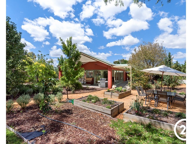 8 Charters Drive, Moama NSW 2731