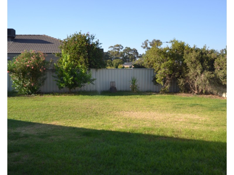 12 Dundee Court, Moama NSW 2731