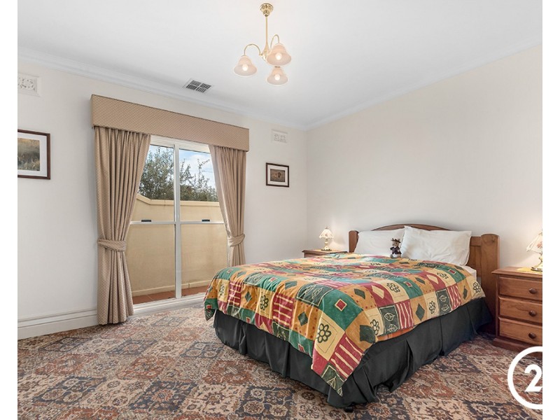 19  Crofton Street, Echuca VIC 3564