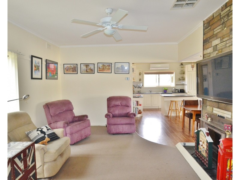 6 Council Street, Moama NSW 2731