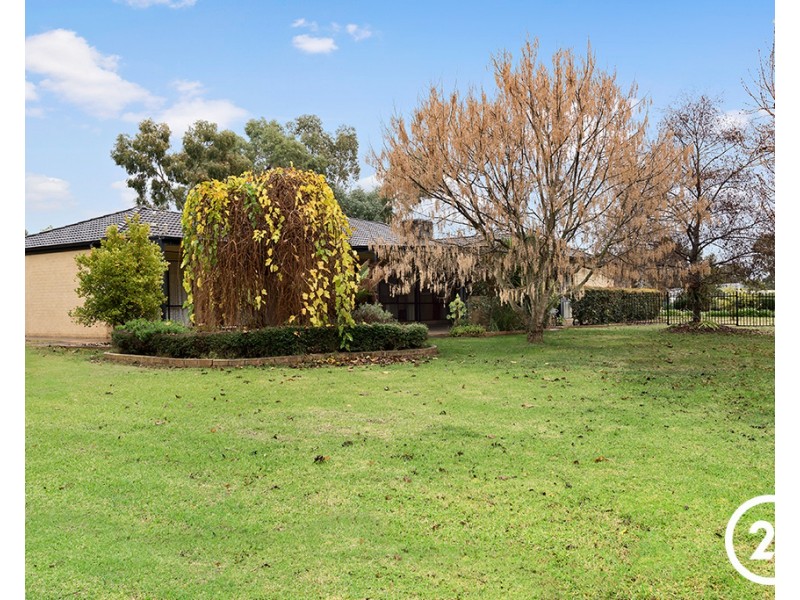 4 Hollara Drive, Moama NSW 2731