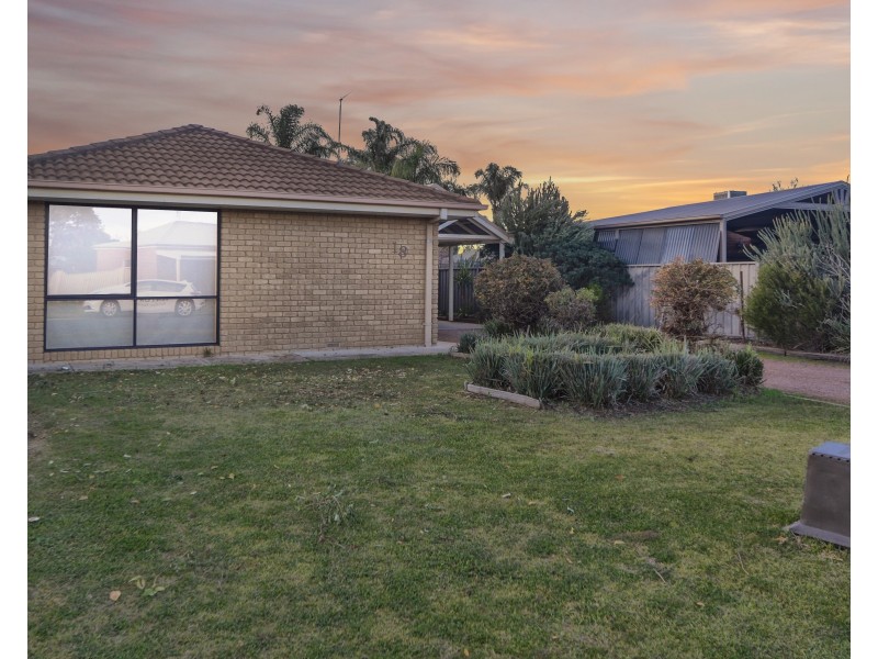 18 Pevensey Place, Echuca VIC 3564
