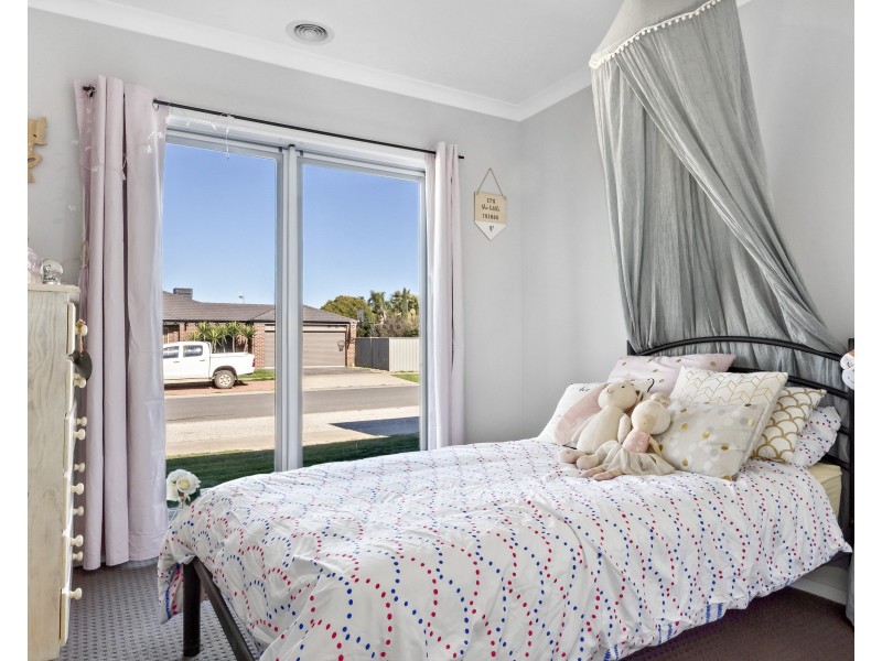 22 Sunset Avenue, Echuca VIC 3564