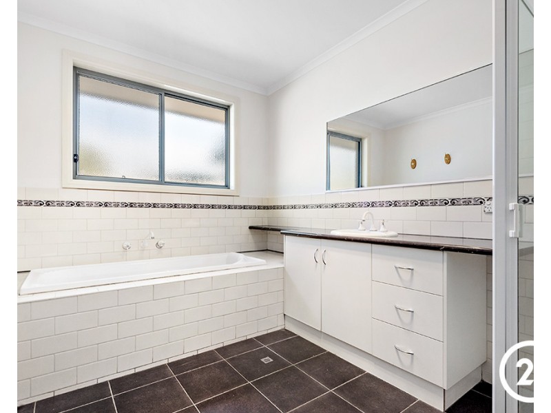 7 Kingfisher Drive West, Moama NSW 2731