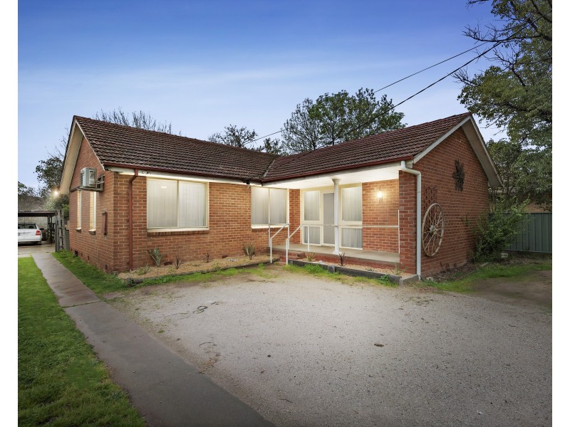 240 Ogilvie Avenue, Echuca VIC 3564