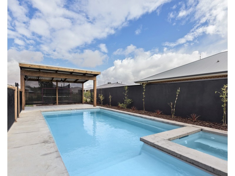 48 Bottlebrush Drive, Moama NSW 2731