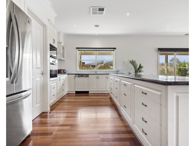 10 Ikona Drive, Echuca VIC 3564