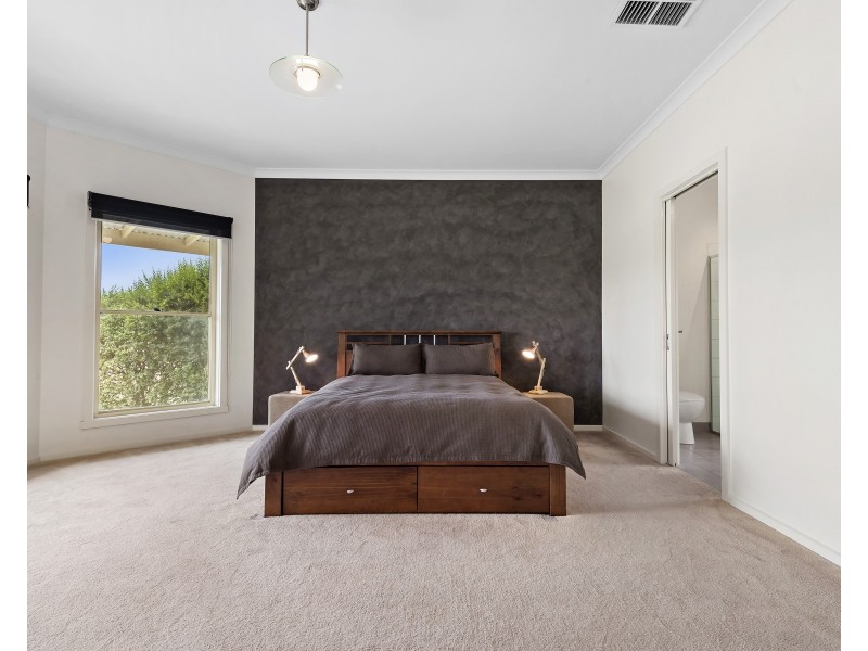 10 Ikona Drive, Echuca VIC 3564
