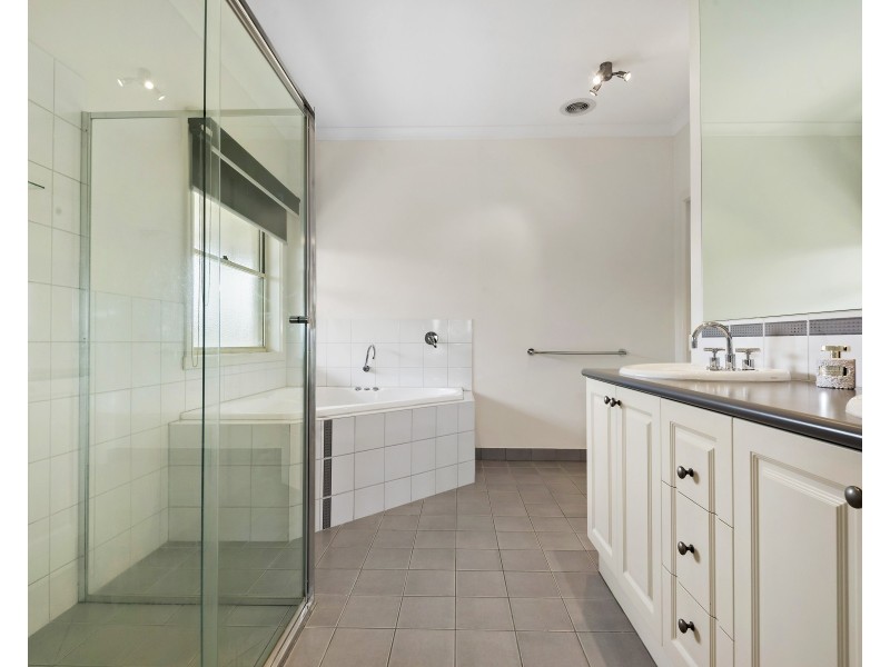 10 Ikona Drive, Echuca VIC 3564