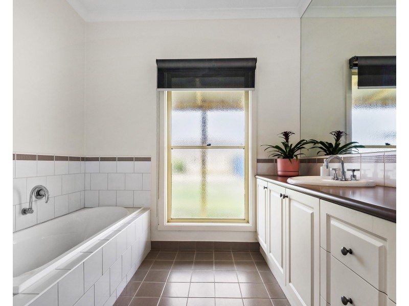 10 Ikona Drive, Echuca VIC 3564