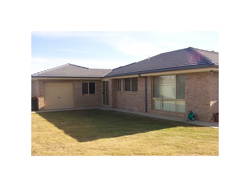 65 Woodlands Circuit, Echuca VIC 3564