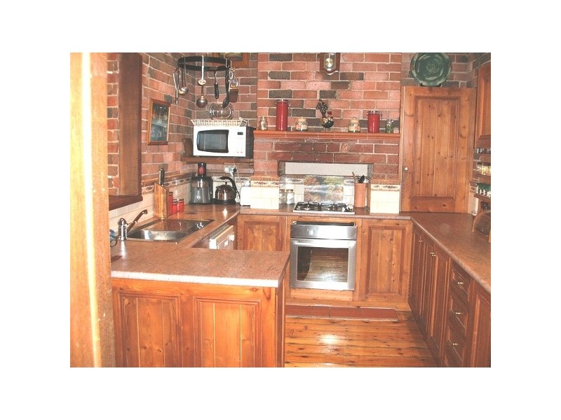 16 Echuca Road, Rochester VIC 3561