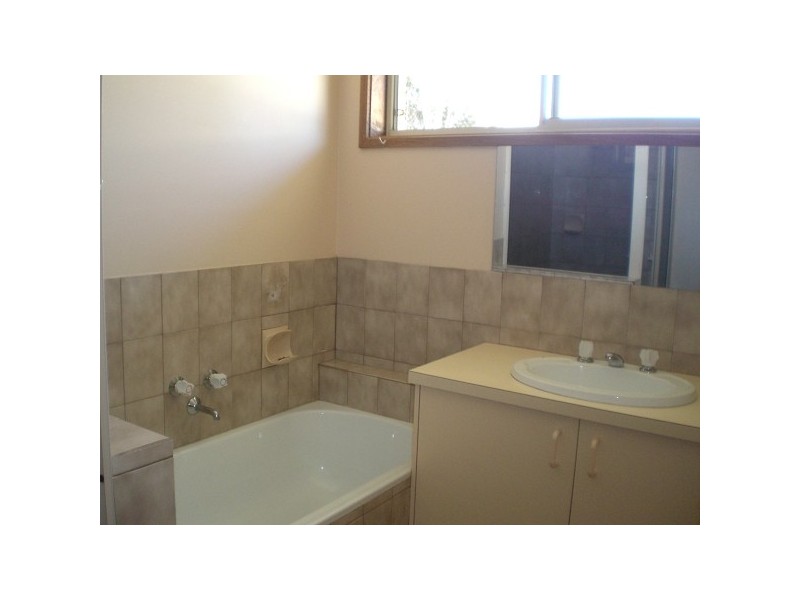 3/102 Crossen Street, Echuca VIC 3564