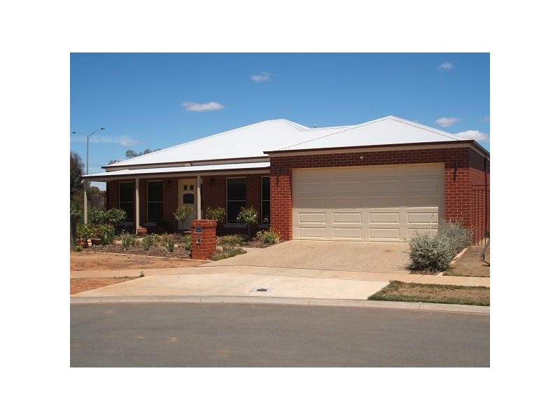 12 Willicent Tce, Echuca VIC 3564