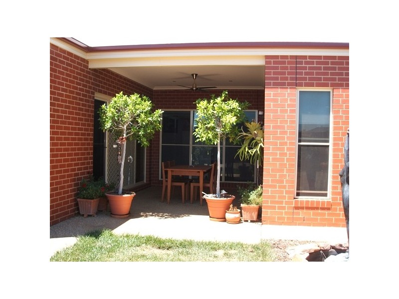 12 Willicent Tce, Echuca VIC 3564