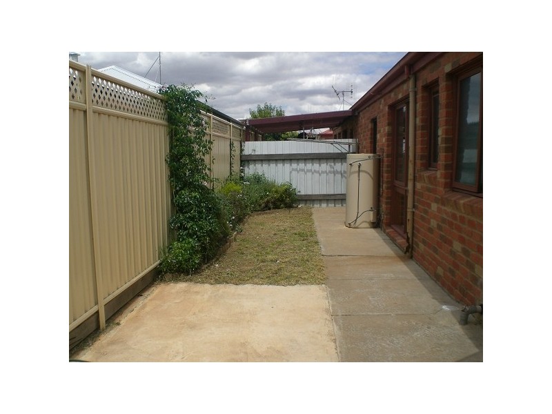 Unit 2, 5 Elizabeth St, Echuca VIC 3564