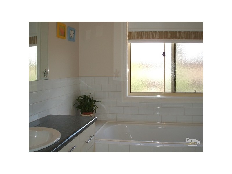 12 Willicent Terrace, Echuca VIC 3564