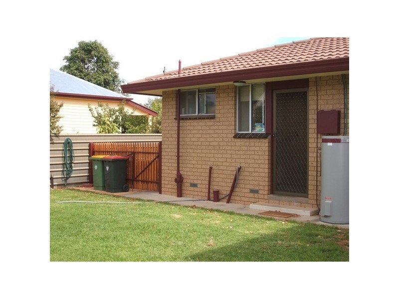 Unit 1, 9 Priory St, Rochester VIC 3561