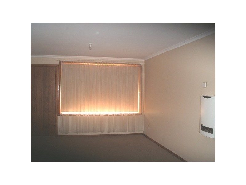 Unit 2, 9 Priory St, Rochester VIC 3561