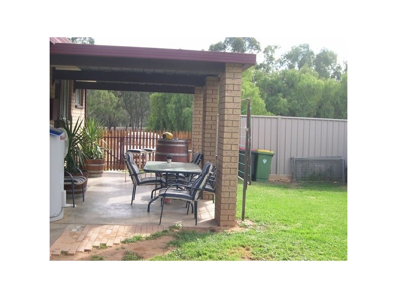 Unit 2, 9 Priory St, Rochester VIC 3561