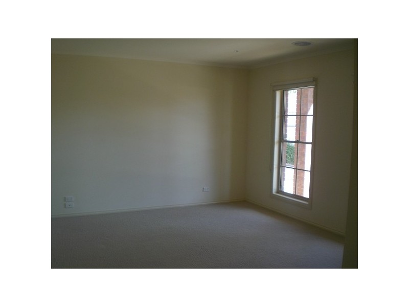 2/2 Riverina Parade, Echuca VIC 3564