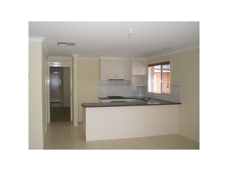 8 Morton Crt, Moama NSW 2731