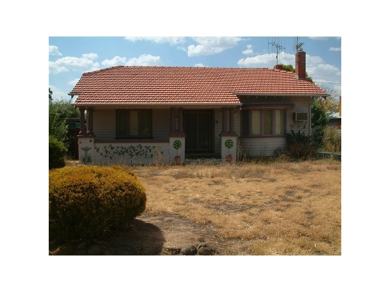 24 Mckenzie Street, Rochester VIC 3561