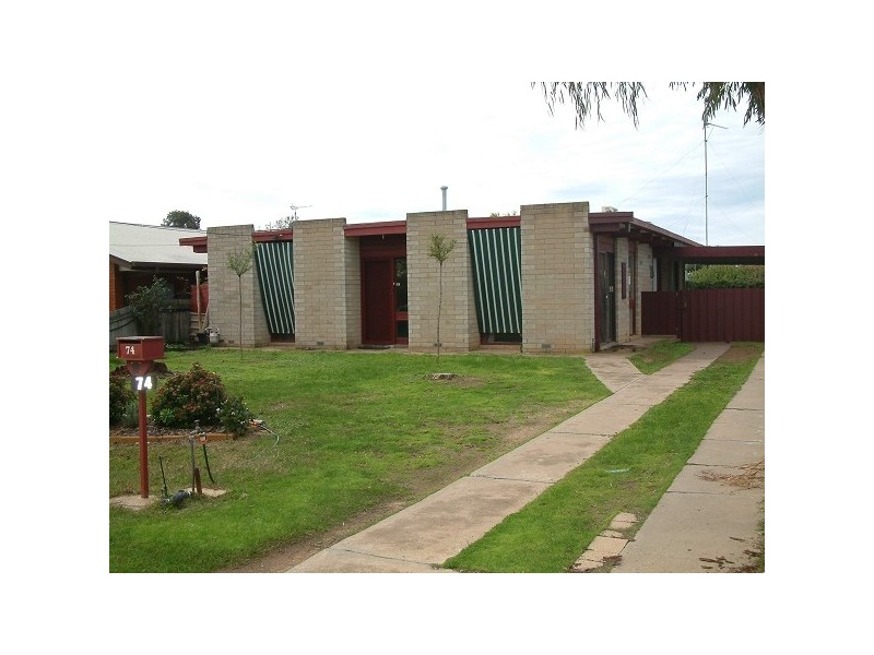 74 Crossen Street, Echuca VIC 3564