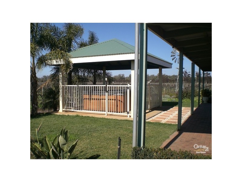 446 Perricoota Rd, Moama NSW 2731