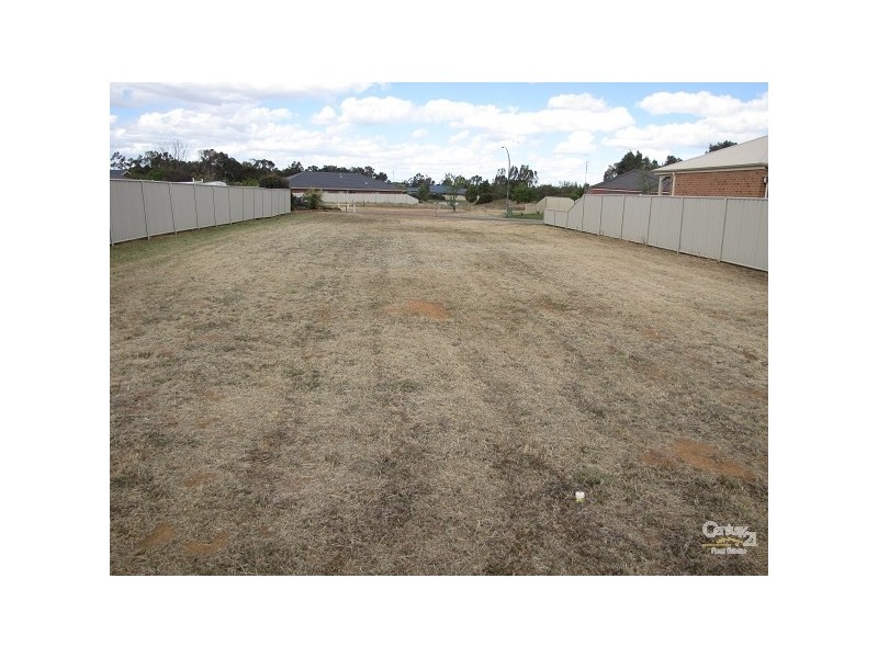 12 Kingfisher Drive West, Moama NSW 2731