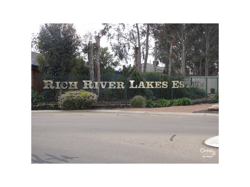 12 Kingfisher Drive West, Moama NSW 2731