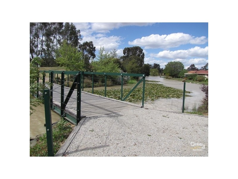 12 Kingfisher Drive West, Moama NSW 2731