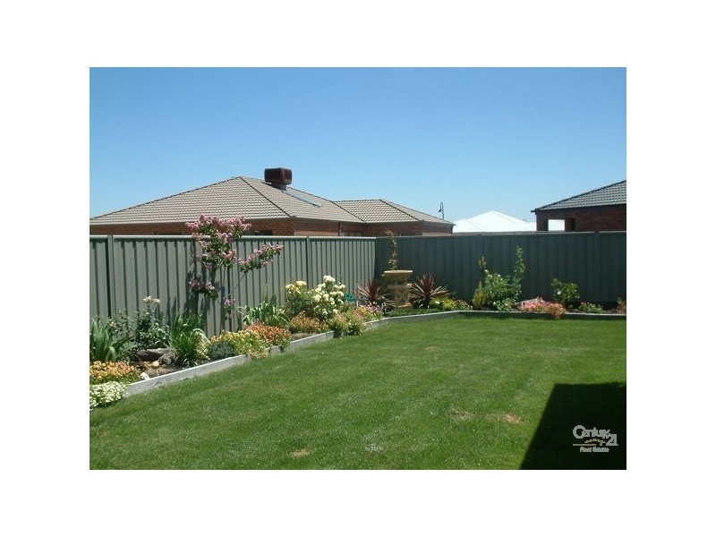 3 Parkes Crt, Echuca VIC 3564