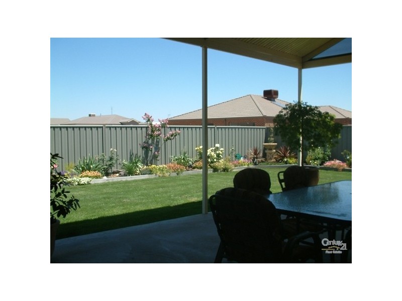 3 Parkes Crt, Echuca VIC 3564