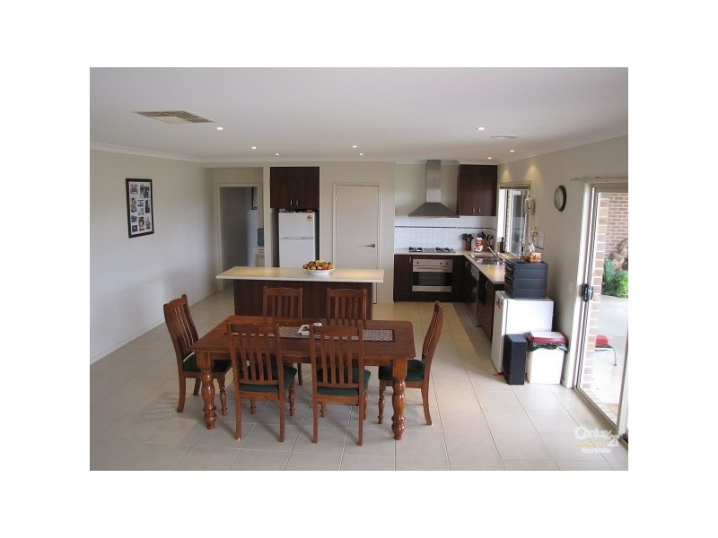 3 Parkes Crt, Echuca VIC 3564