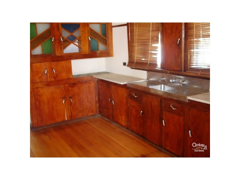 18 Dudley Street, Rochester VIC 3561