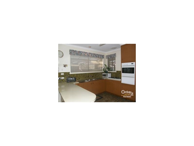 10 Crossen, Echuca VIC 3564