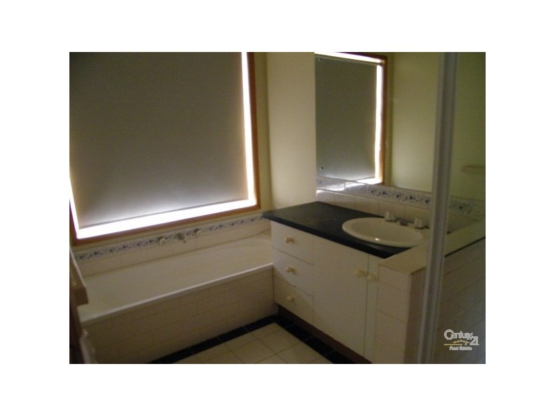 32 Pevensey Place, Echuca VIC 3564