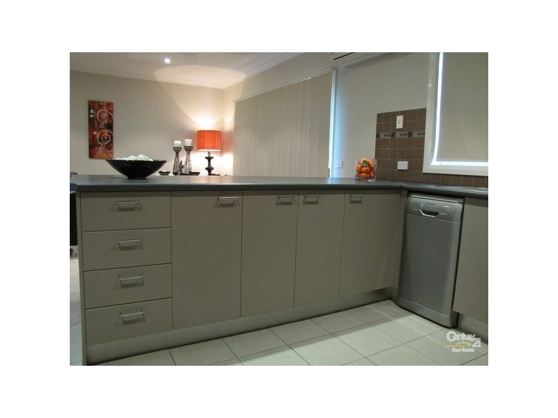 4 142-144 Bowen, Echuca VIC 3564