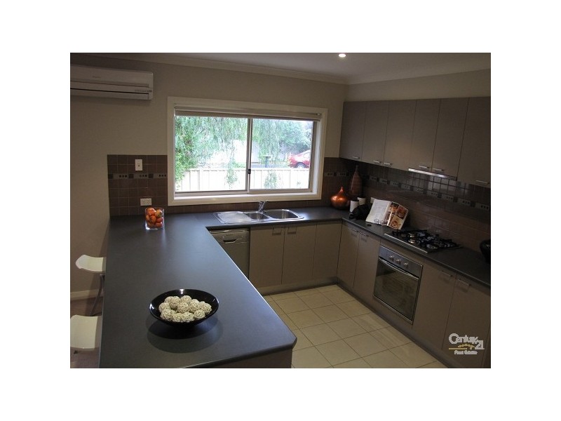 4 142-144 Bowen, Echuca VIC 3564