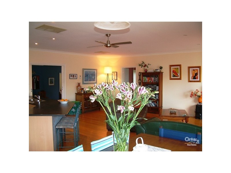 25 Mckinlay, Echuca VIC 3564