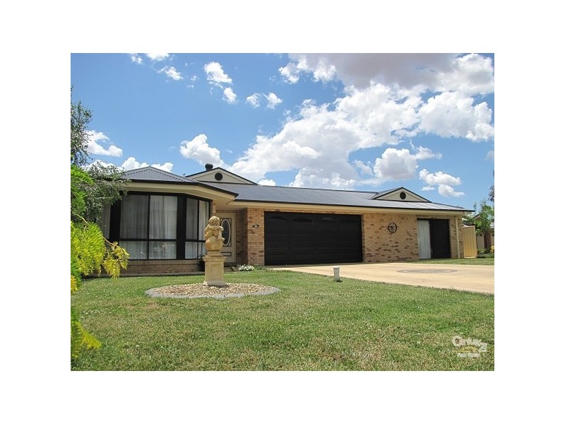 14 Kingfisher Drive East, Moama NSW 2731