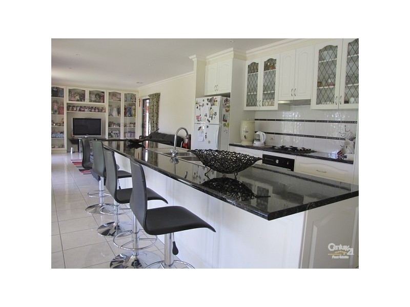 14 Kingfisher Drive East, Moama NSW 2731