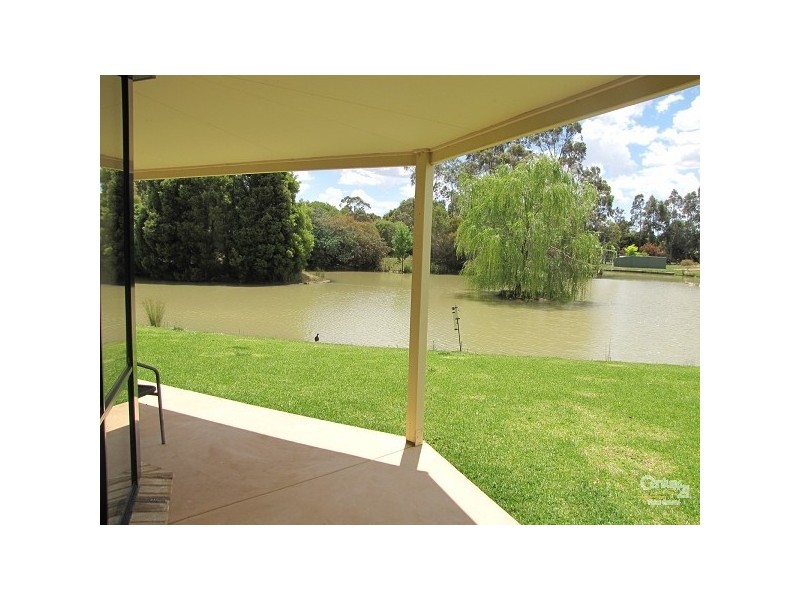 14 Kingfisher Drive East, Moama NSW 2731