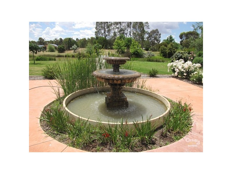 14 Kingfisher Drive East, Moama NSW 2731